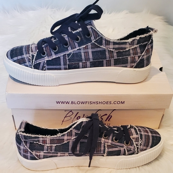 Blowfish Malibu Clay Navy Highschool Plaid Platform Sneakers Size 10 - Picture 1 of 6